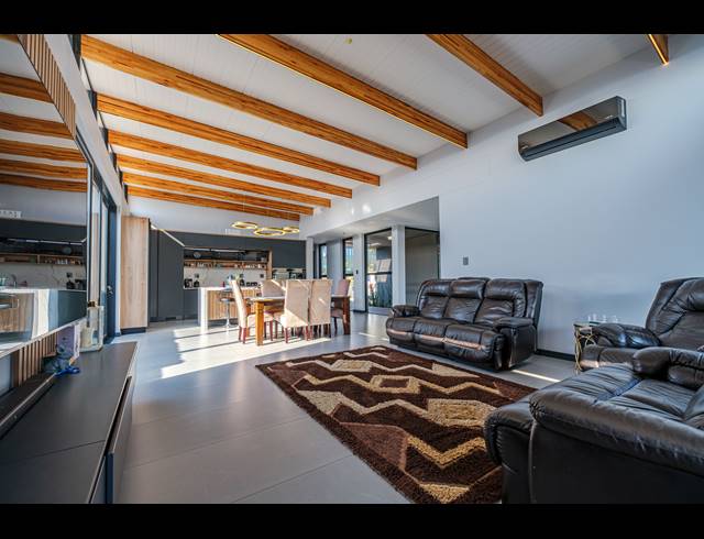4 BEDROOM FREEHOLD FOR SALE IN SEATON ESTATE